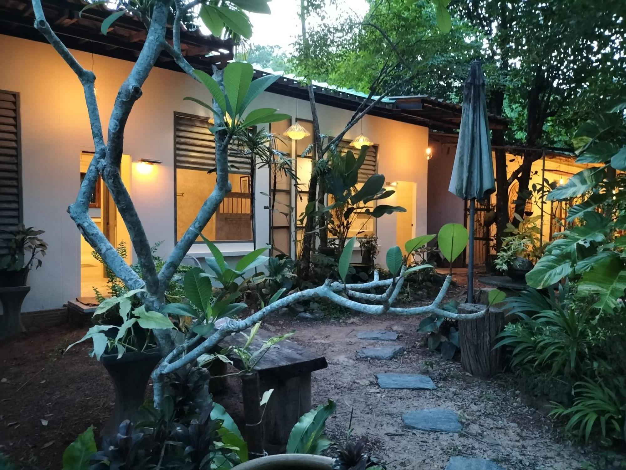 Baan Hotelier Resort Trat Esterno foto